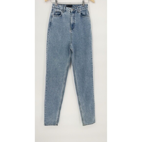 Asos Design Women's Sz 25 x 36 High Waisted Light Wash Straight Leg Jeans‎ baggy - Picture 1 of 9